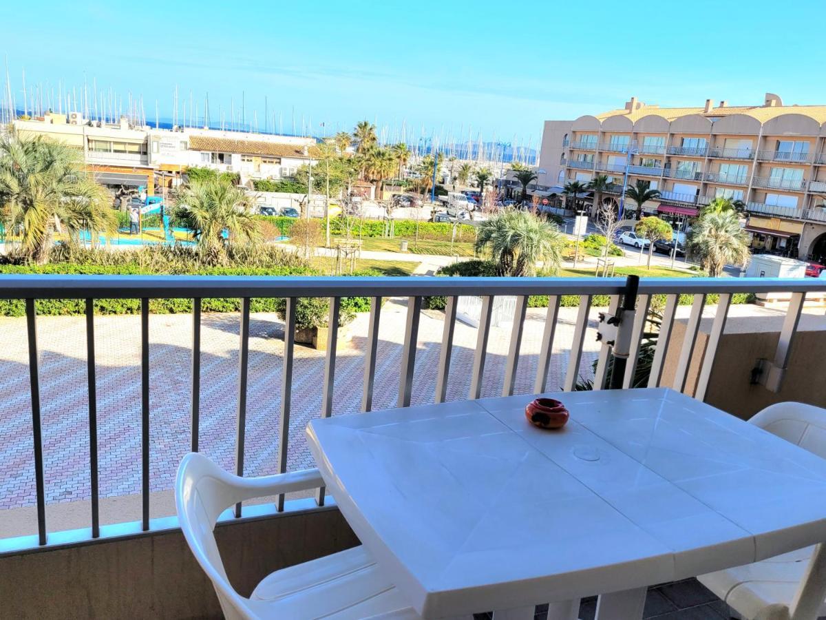 Апартаменты Studio Port D' Hyeres Vue Mer Et Sur Les Iles D'Or Экстерьер фото